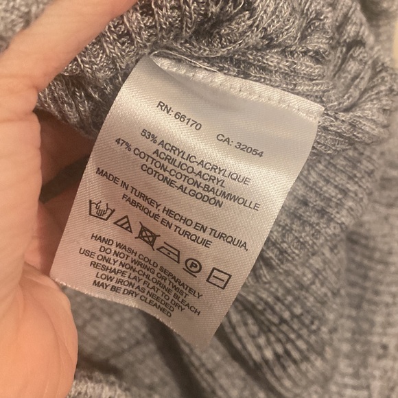 Anthropologie Woven Dress with V Neck, Side Button Detail; Excellent Condition - Picture 6 of 6